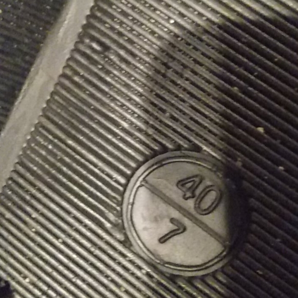 Shoes - Picture 5 of 8